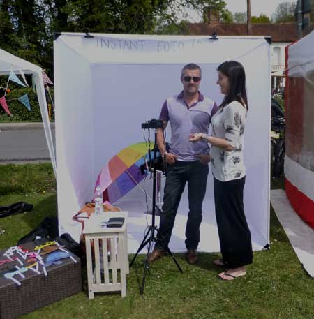 Instant photo stall