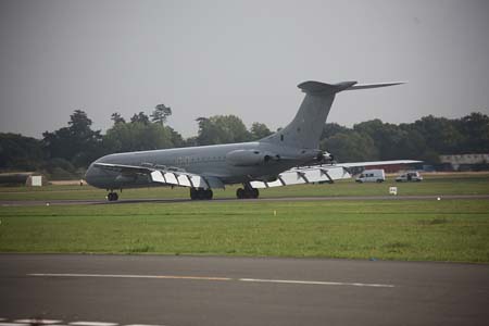 VC 10 Landing at Dunsfold airodrome