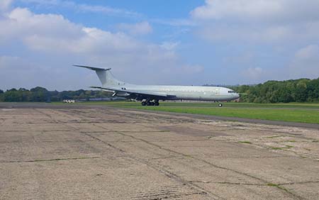 VC 10 touching down at Dunsfold